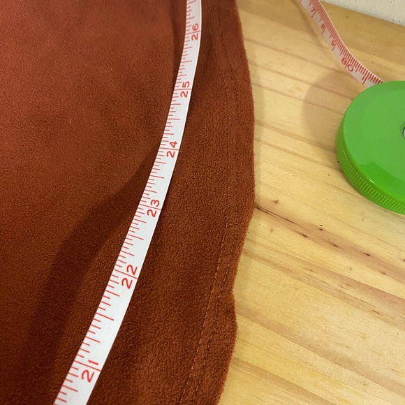 Style & Co. Rust colored micro suede Top / Tunic with brass studs at V-neck. - Picture 8 of 9